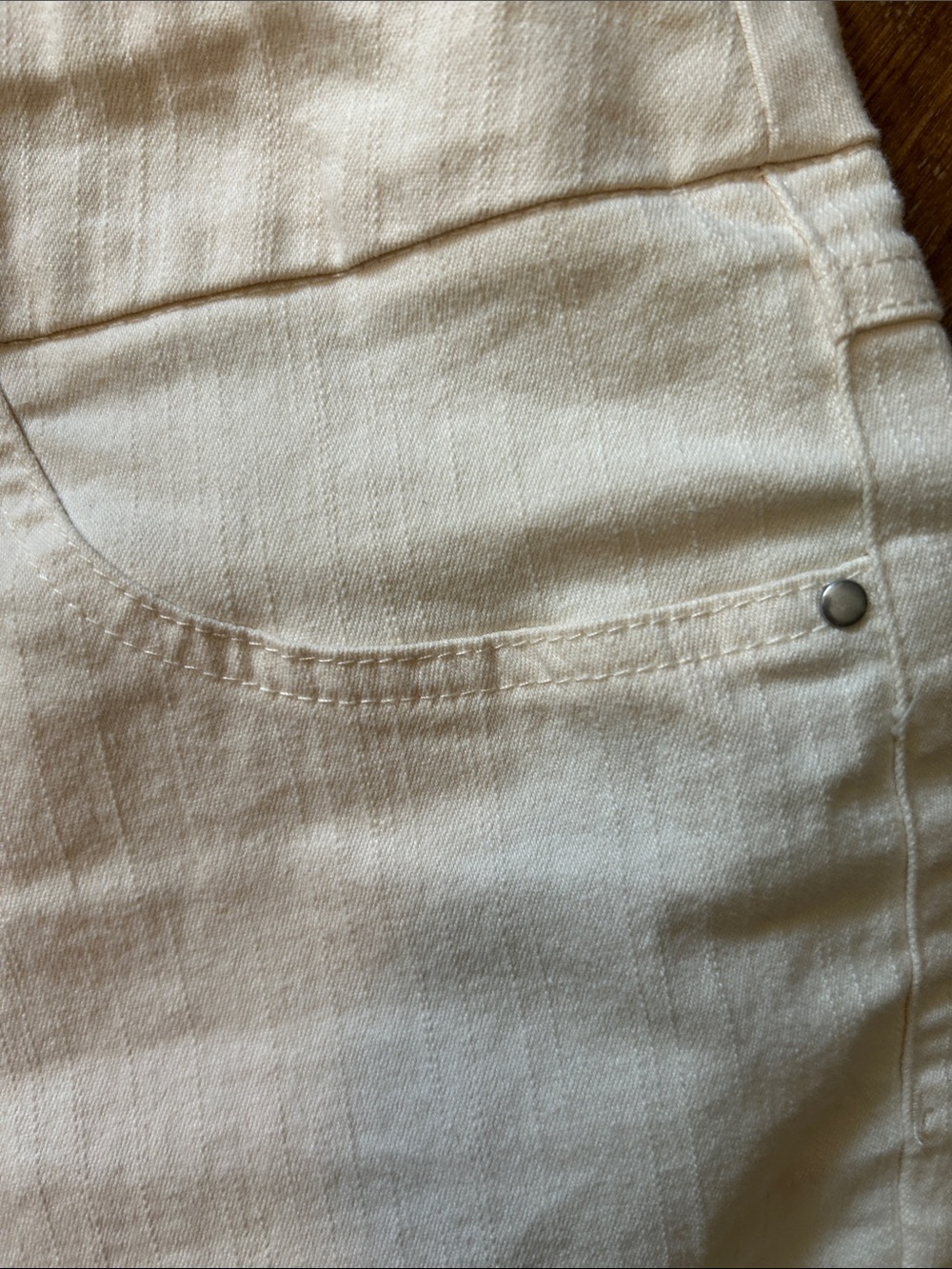 Ruby Rd. Cream Cropped Stretch Capris - Picture 4 of 6